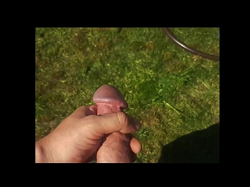 ❤️ Bidh hottie a 'faighinn a pussy pinc fucked agus cums le squirt ann an gàrradh samhraidh Pornografach leinn gd.hentai-id-tv.ru ❤